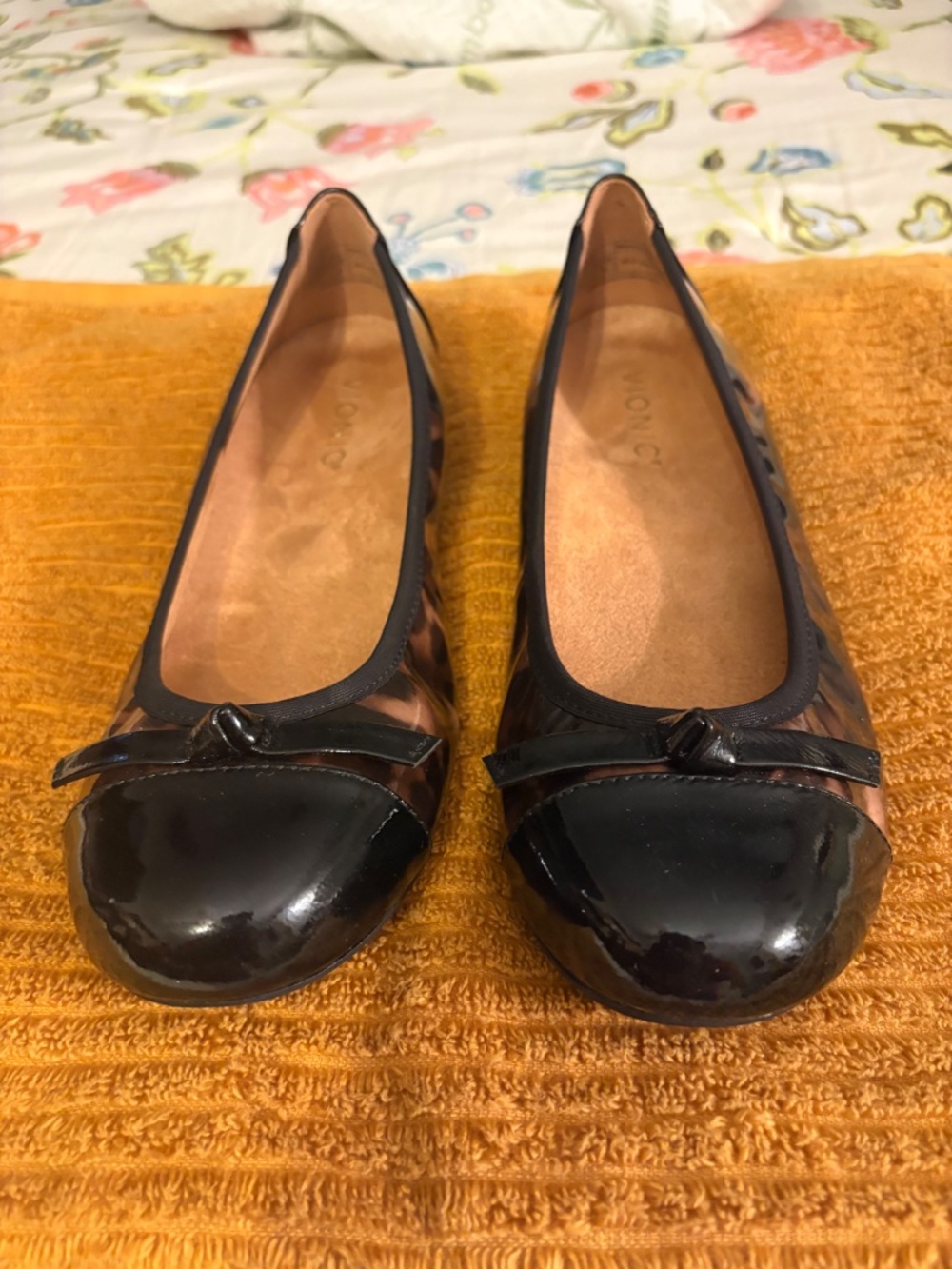 Vionic Flats - Picture 4 of 9
